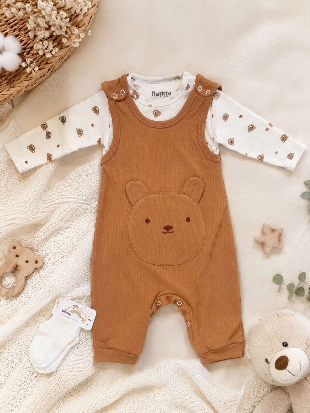 Baby 2-Piece Bear Long-Sleeve Overall Set + 🧦