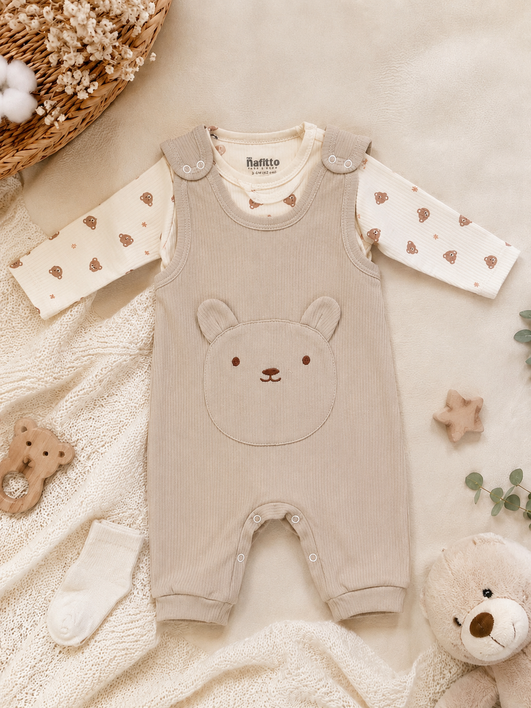 Baby 2-Piece Bear Long-Sleeve Overall Set + 🧦